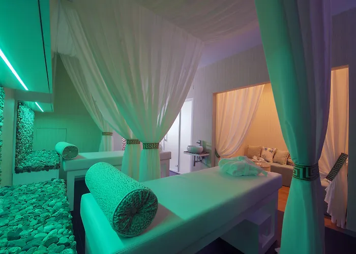 Отель Parque Serra Da Lousa Миранда-ду-Корву